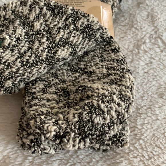 NWT 2 Pr. Ladies Crew Socks Legale & Adventure - Picture 9 of 9